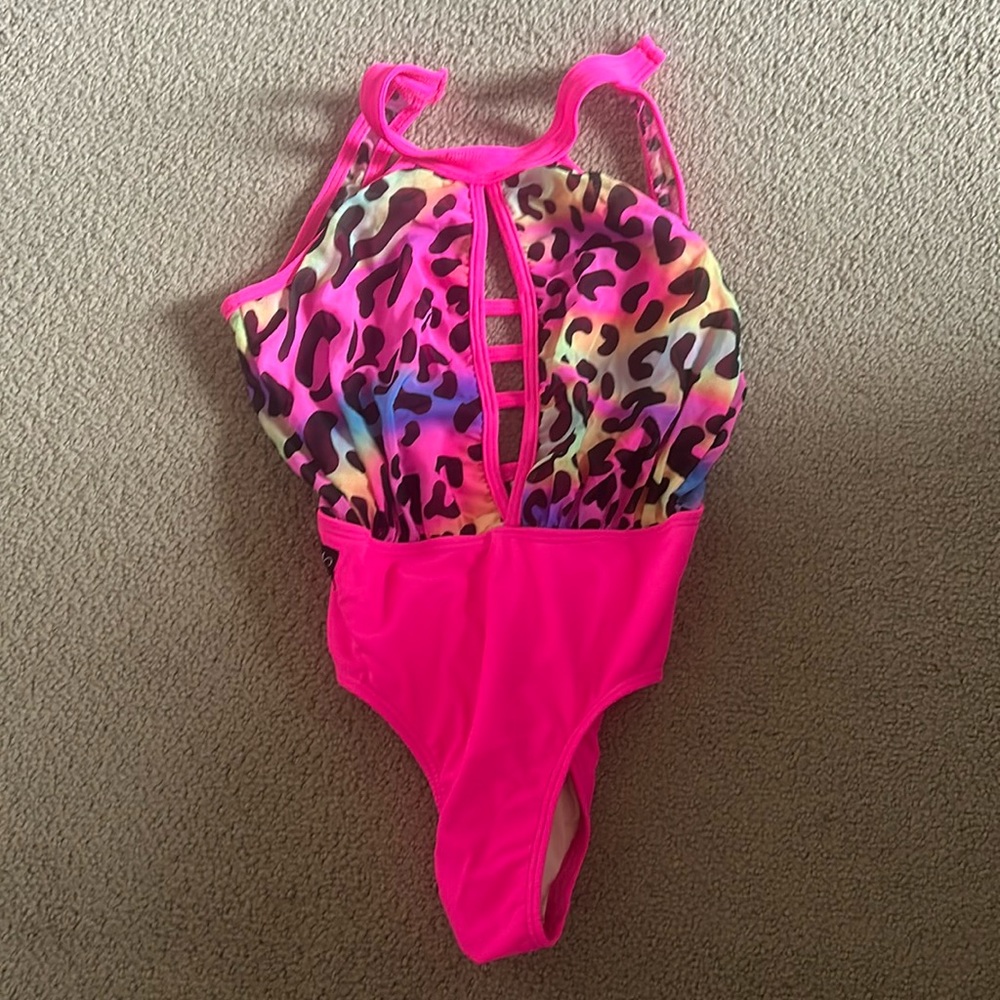 Kandi kouture leo